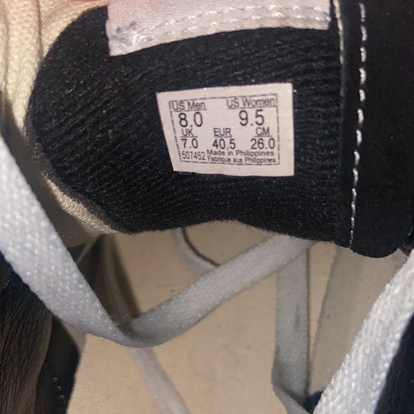 WORN TWICE!!! High top vans size 9/5 woman & 8 men. Were worn 2 maybe 3 times!! - Picture 4 of 5